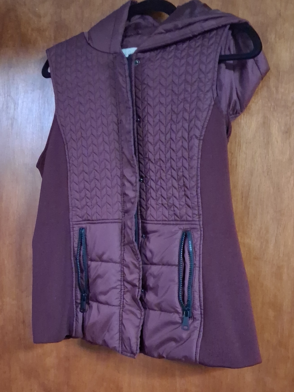 Charlie Paige Quilted Hooded Sleeveless Vest in Plum
